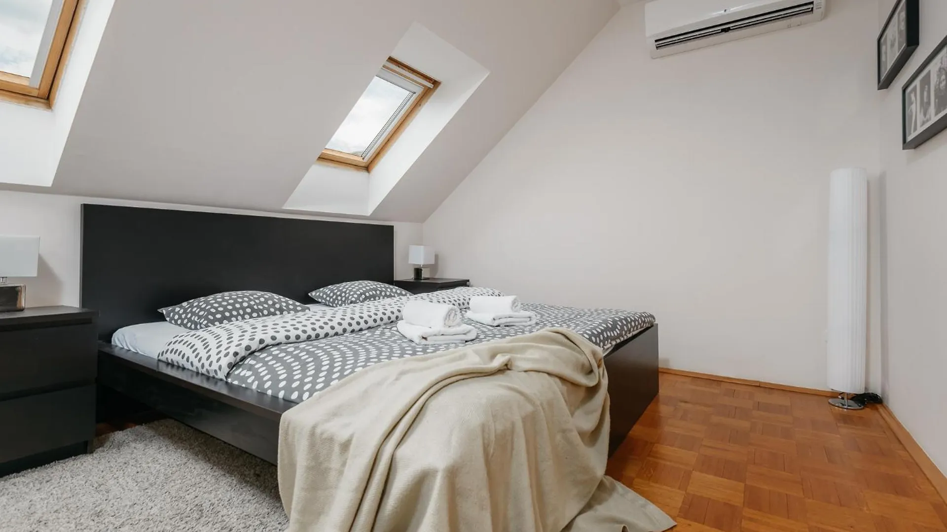 Roy 2 Bdr Apartment With Prague Castle View, Parking & Ac