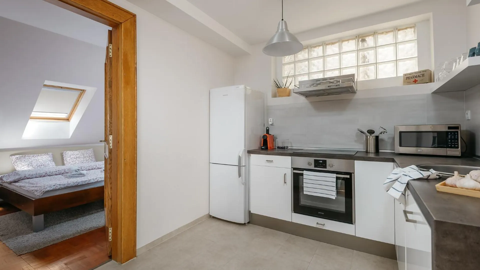 Roy 2 Bdr Apartment With Prague Castle View, Parking & Ac Czech Republic