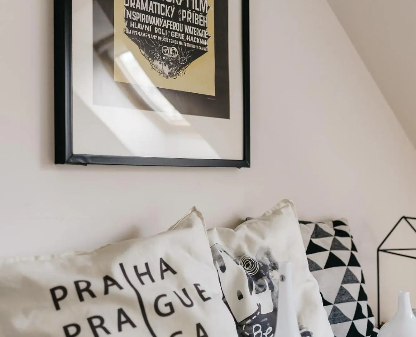 Roy 2 Bdr Apartment With Prague Castle View, Parking & Ac
