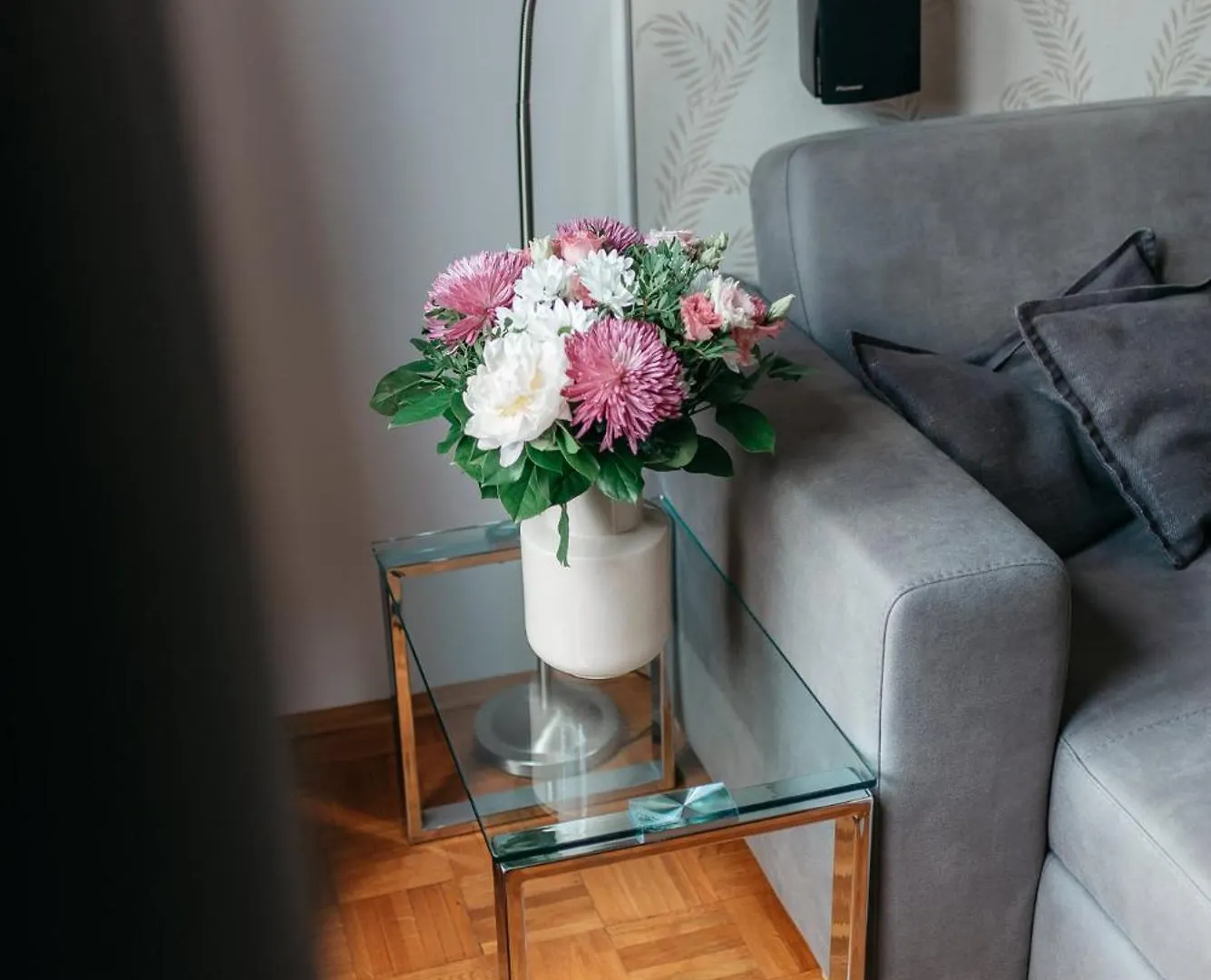 Roy 2 Bdr Apartment With Prague Castle View, Parking & Ac